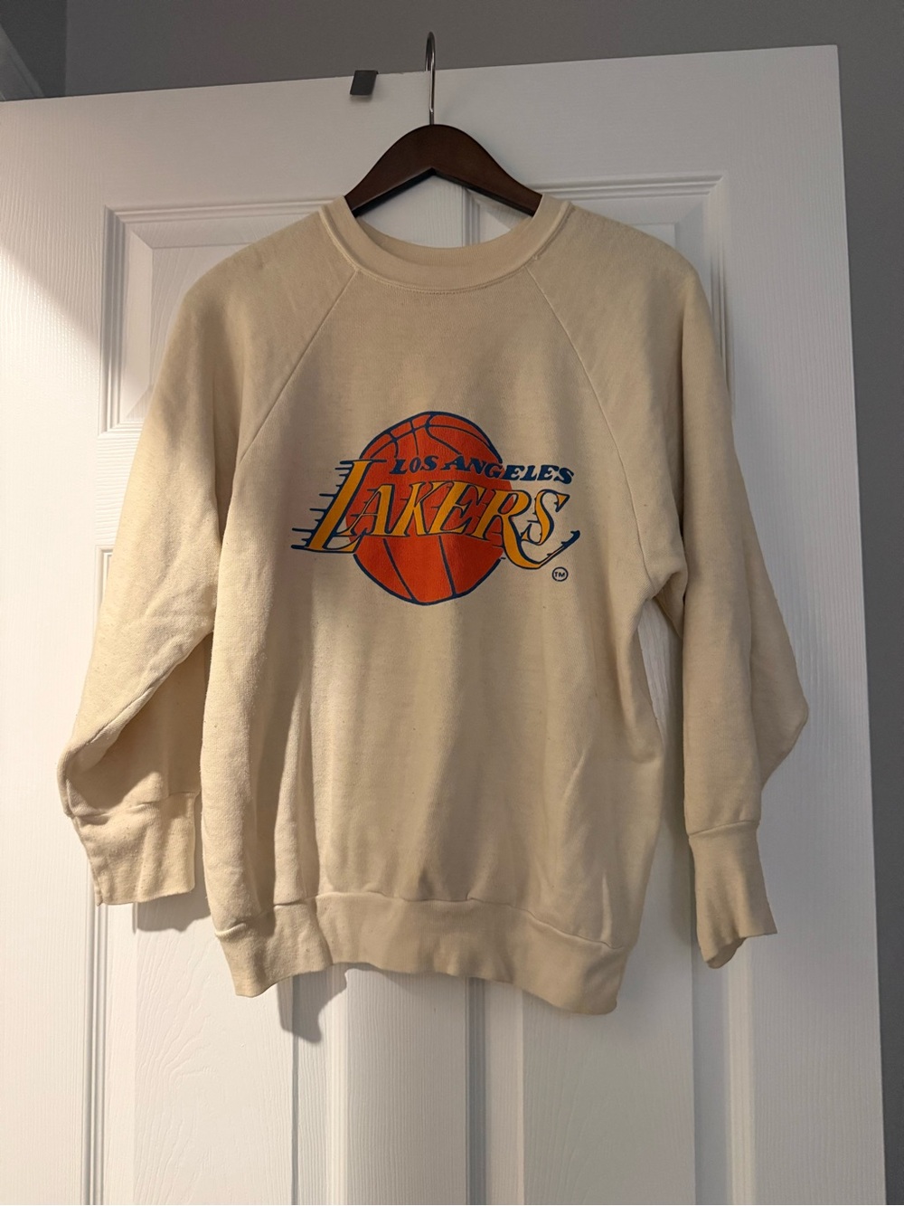 Vintage LOGO 7 Cream Lakers Crewneck Sweatshirt with Orange & Blue Logo